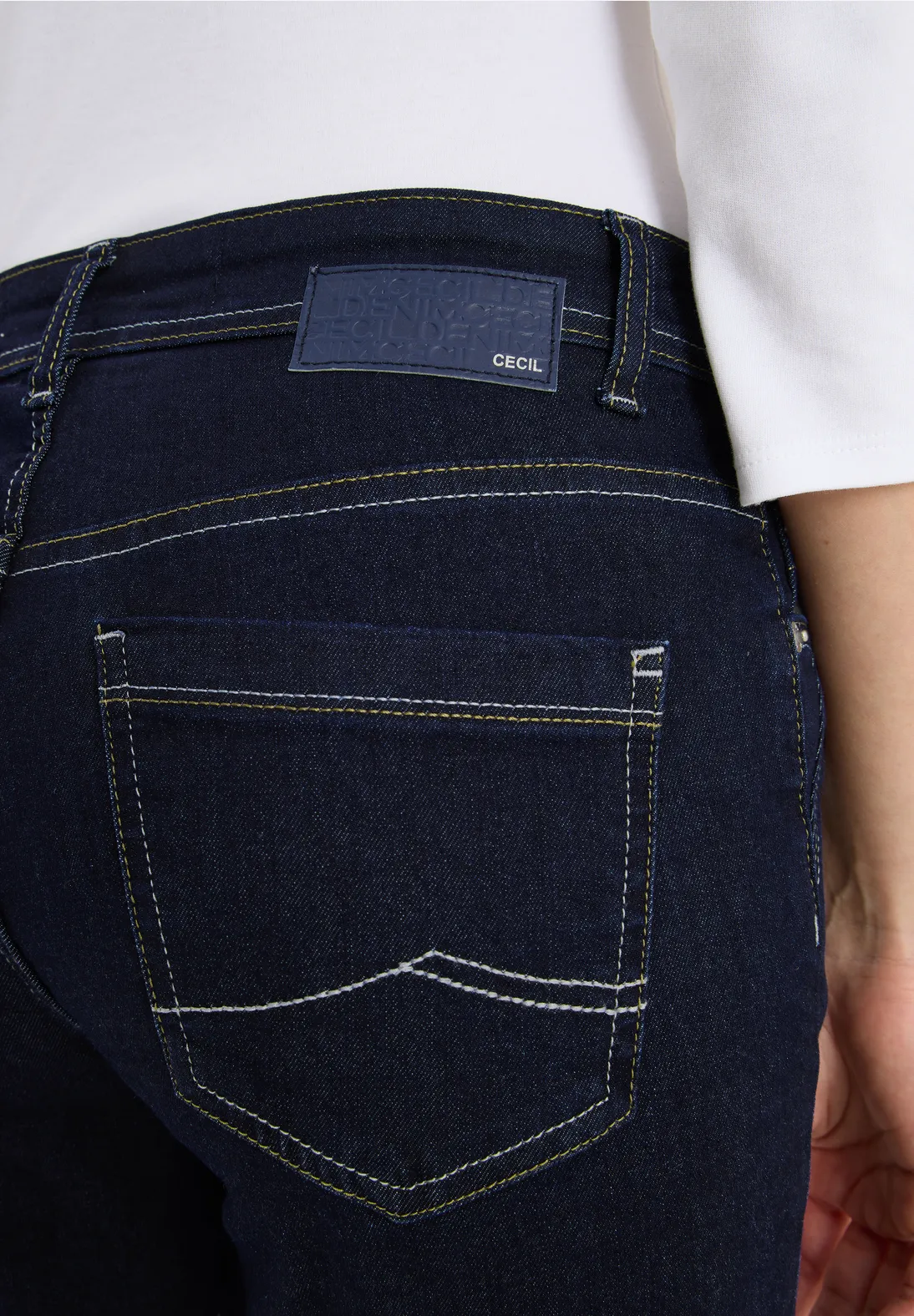 Cecil 3716612 Rinsed Straight Leg Jeans, Lavage à Sec, 26W x