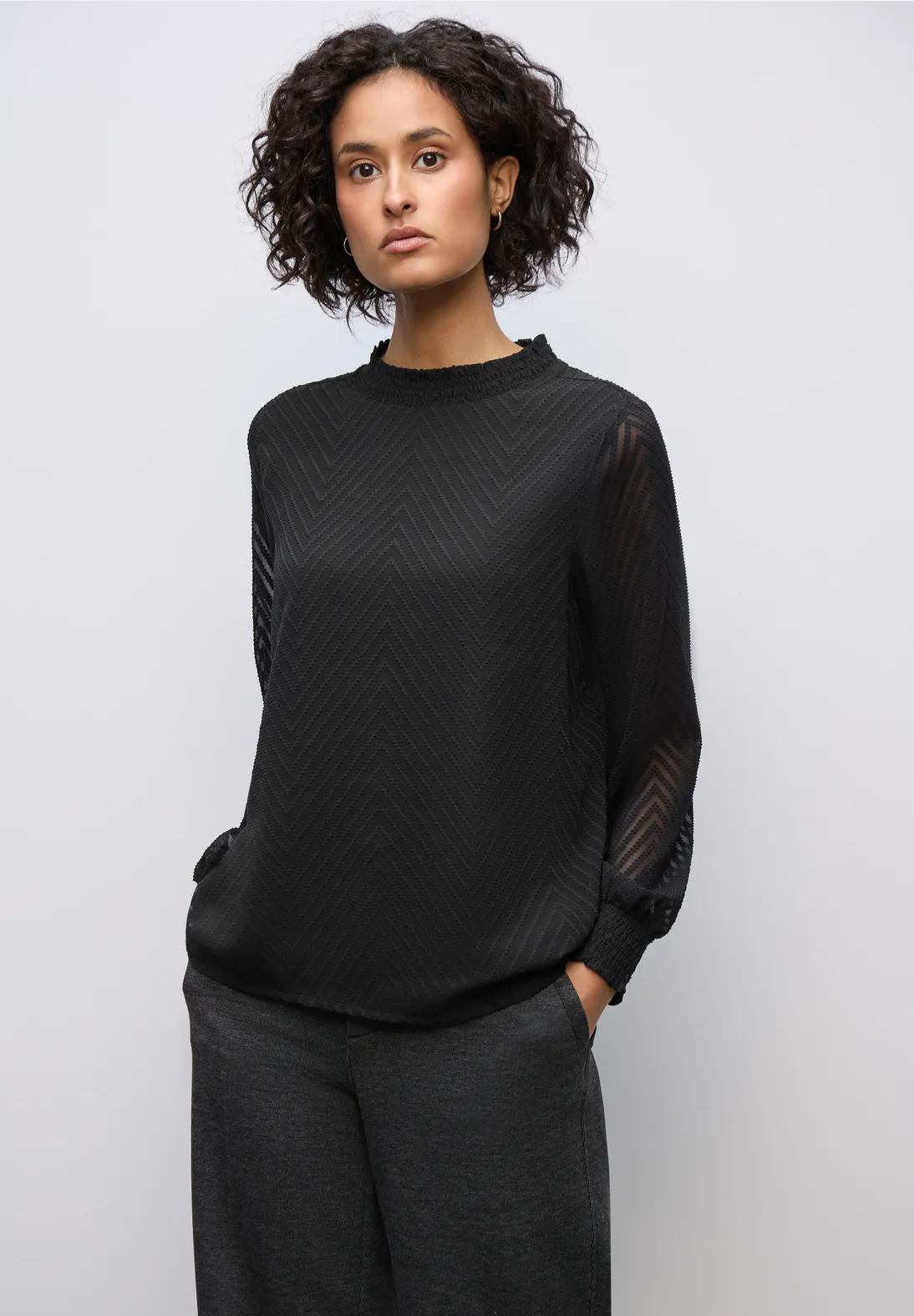 Street One Chiffon Blouse met Smokdetail - Black