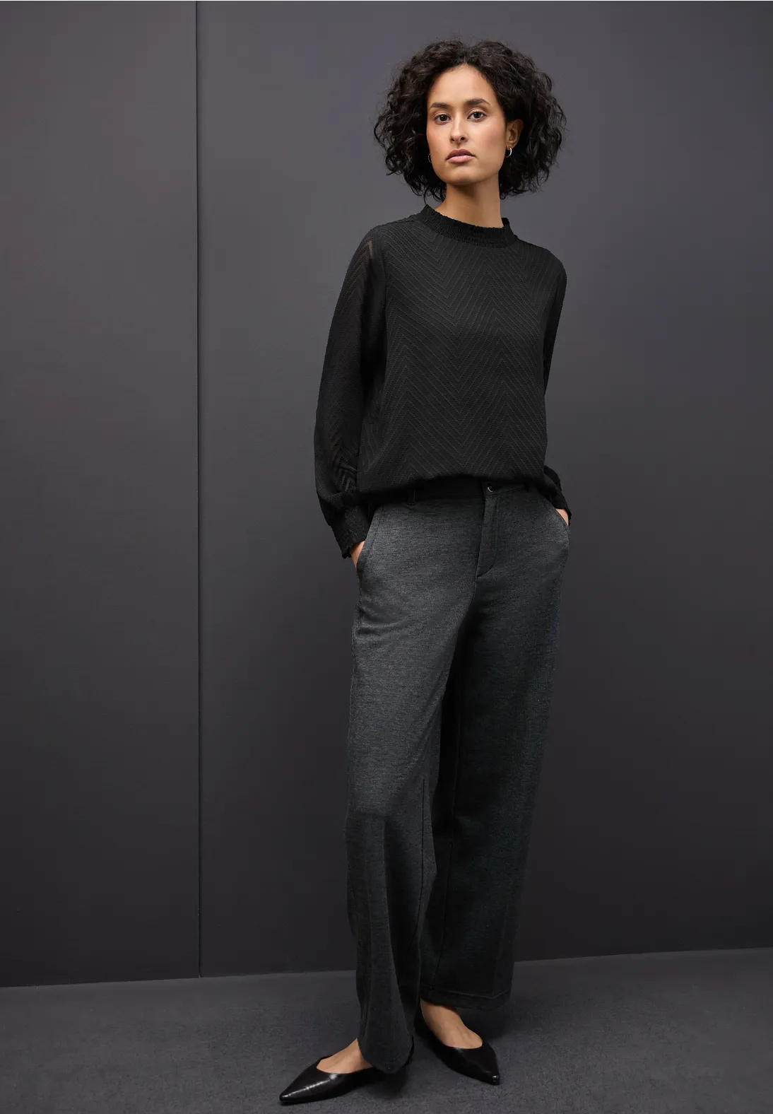 Street One Chiffon Blouse met Smokdetail - Black