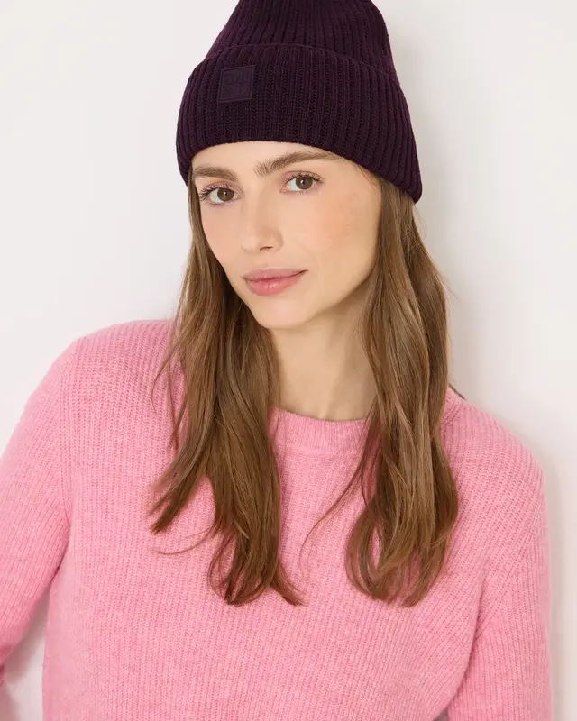 Cecil Beanie - Eggplant Red