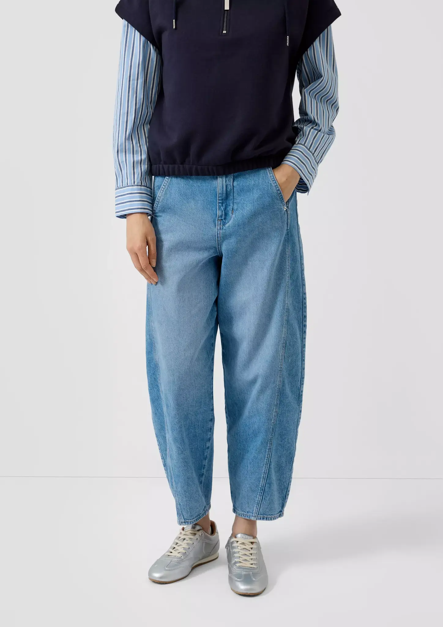 S. Oliver Relaxed Fit Barrel Jeans - Blue
