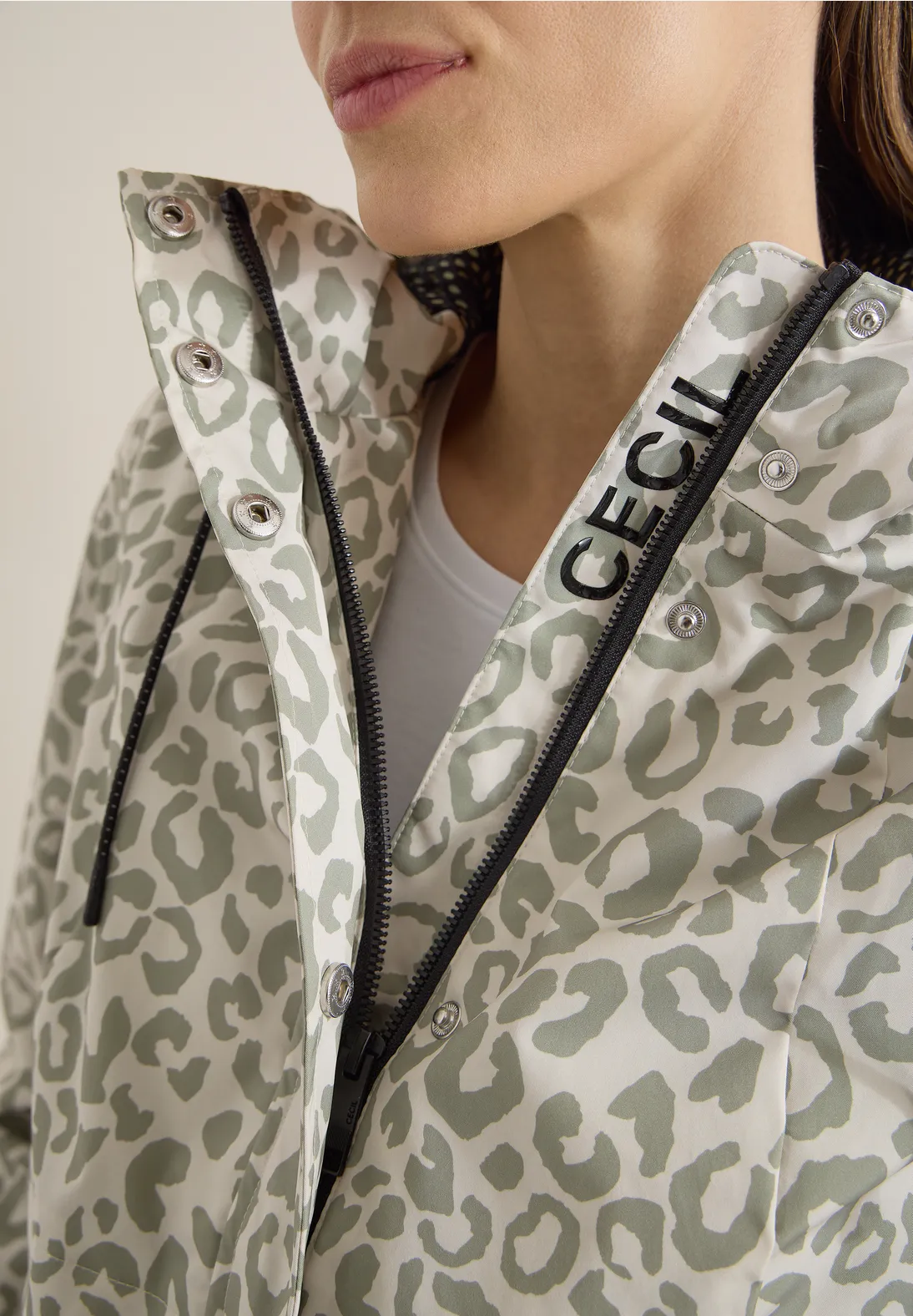 Cecil Windjack met Capuchon - Chlorella Green