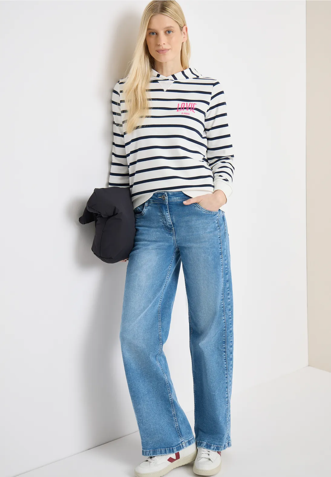 Cecil Hoodie met Borstprint - Universal Blue