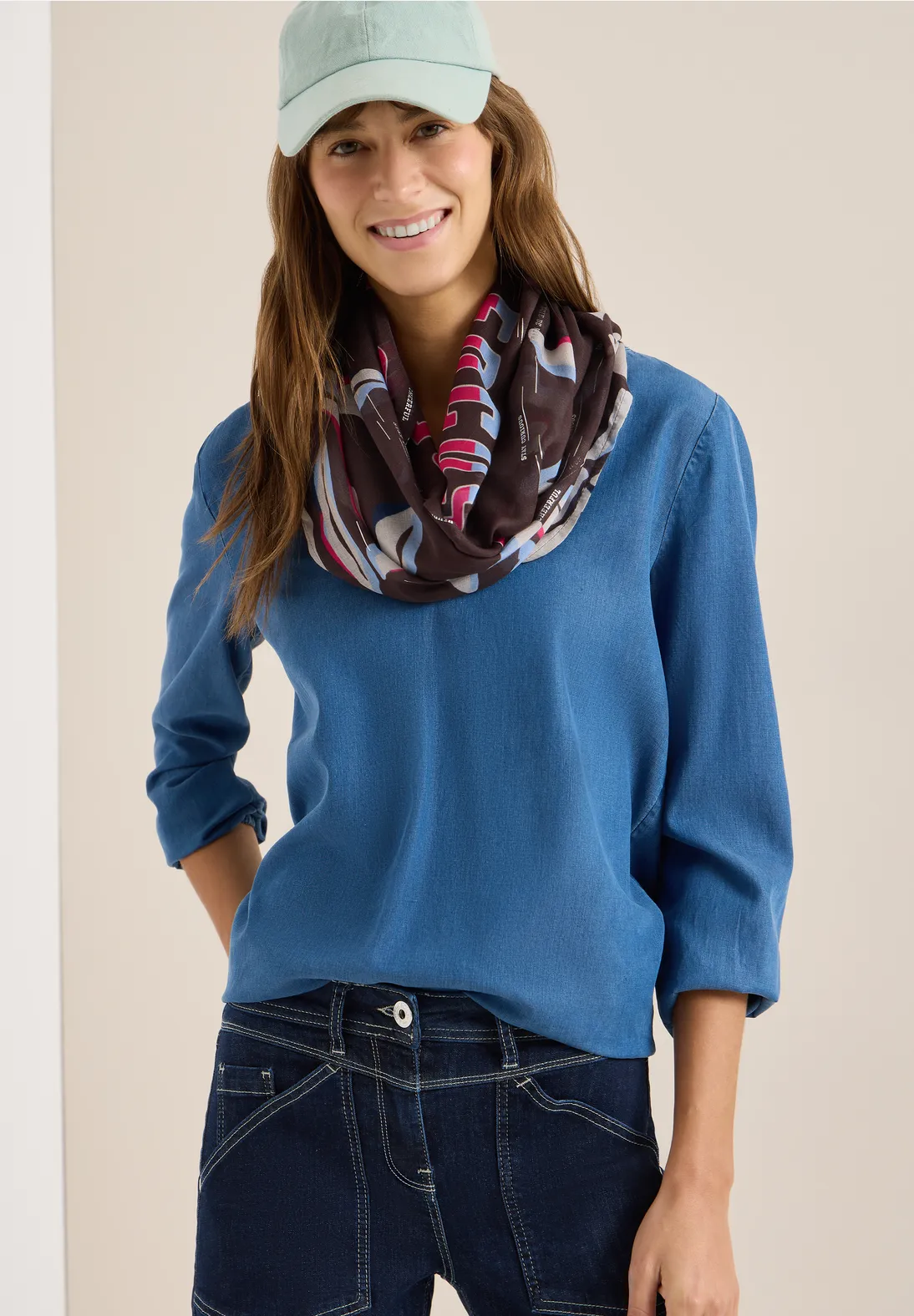 Cecil Loop Schal mit Folienprint - Macchiato Brown