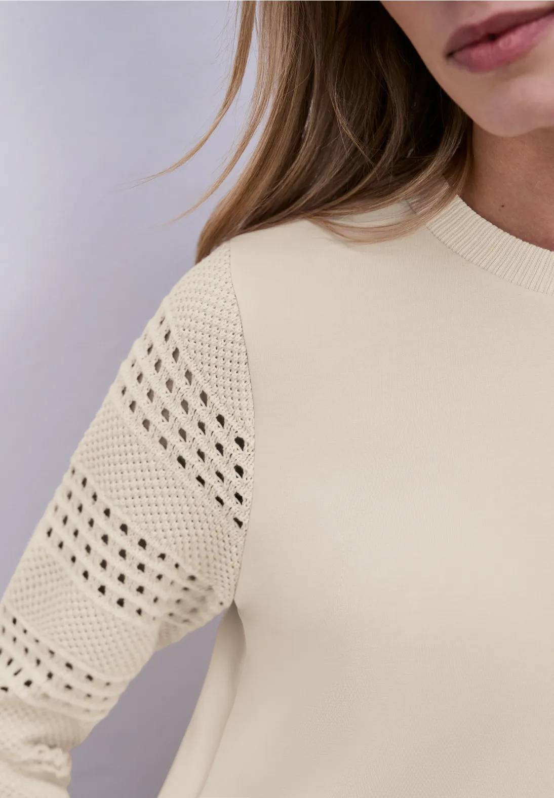 Street One Shirt mit Lochmuster-Ärmeln - Smoke Beige