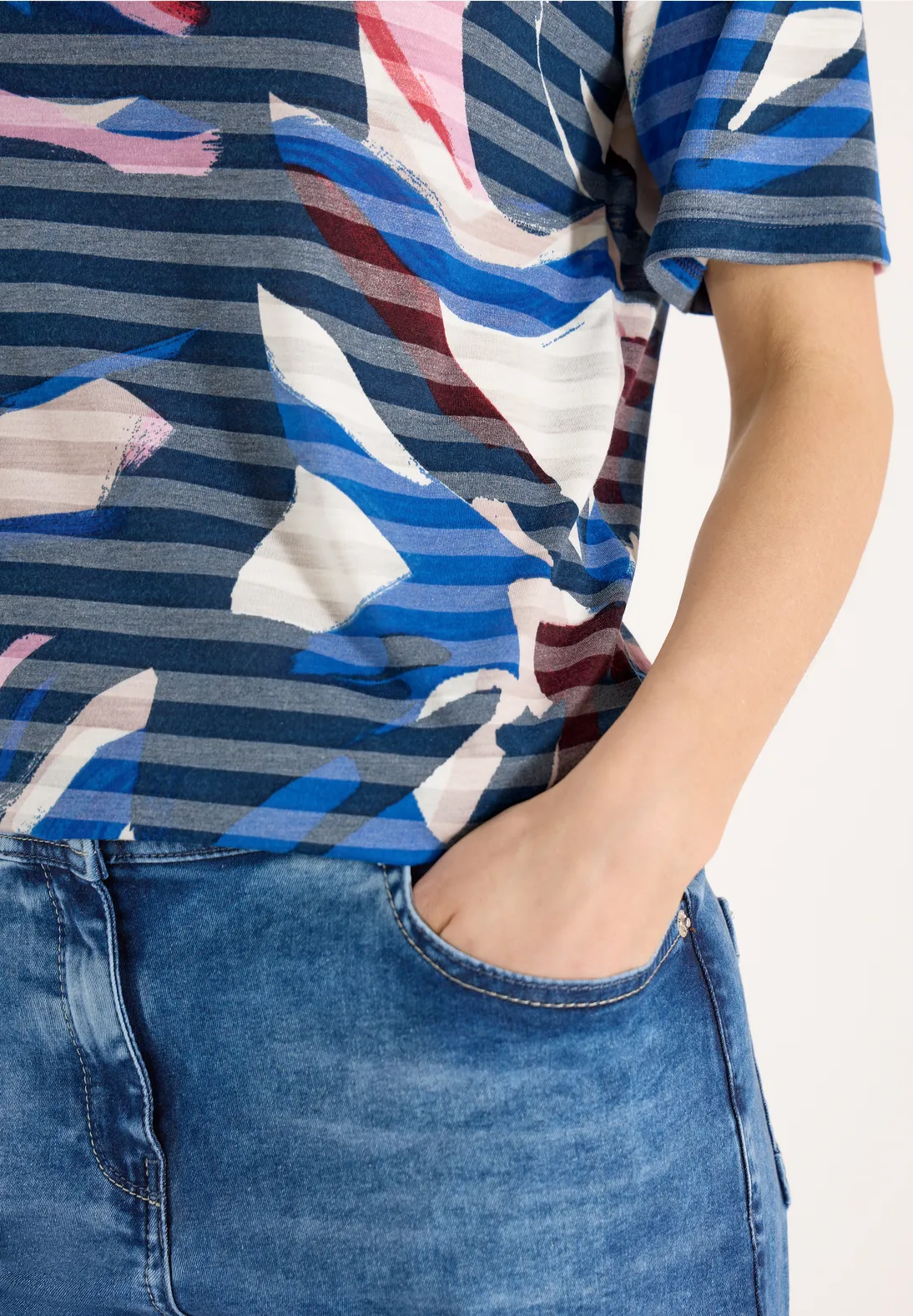 Cecil Burn-Out Shirt - Universal Blue