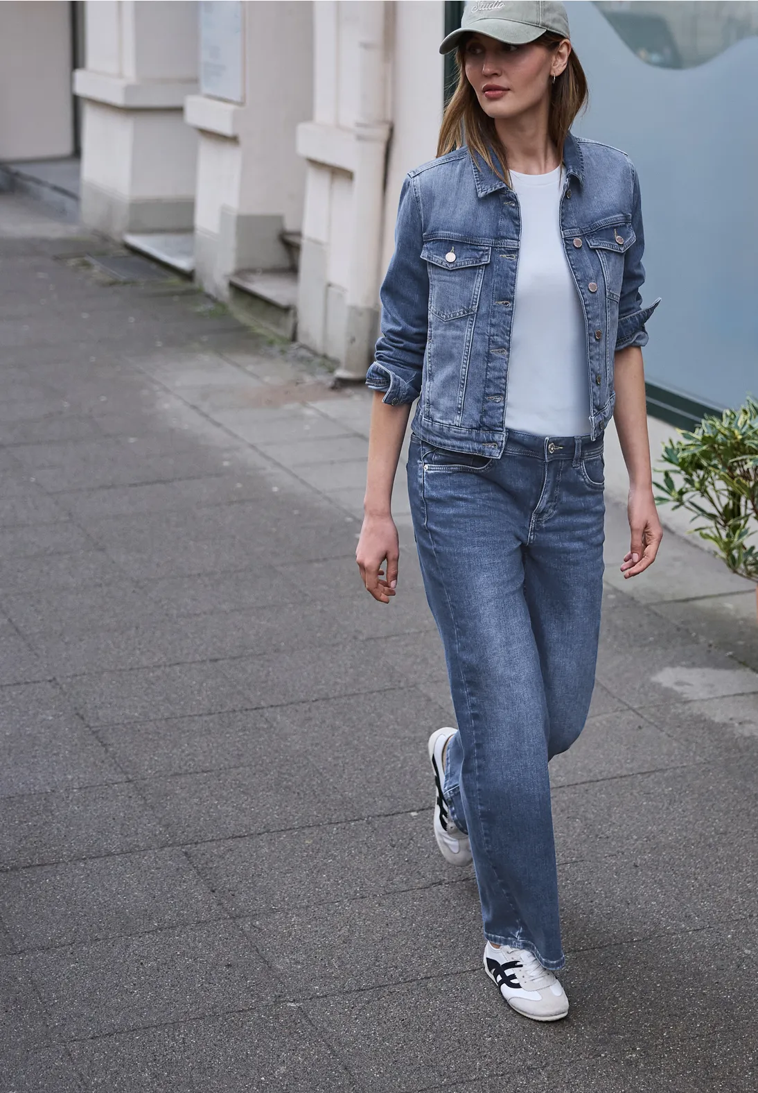 Street One Studio Denim Jack met Rugprint - Medium Blue Wash