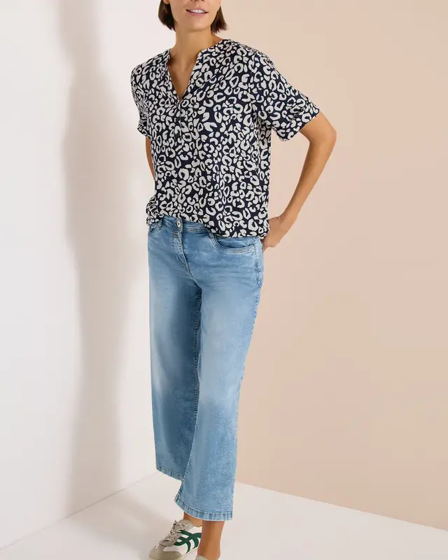 Cecil Blouse met Leo Patroon - Universal Blue