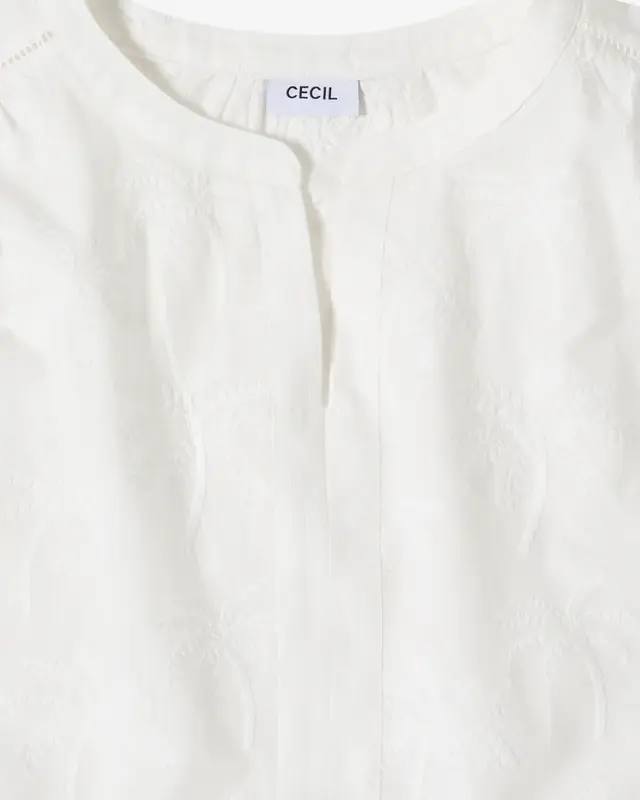 Cecil Blouse met Borduursel - Vanilla White