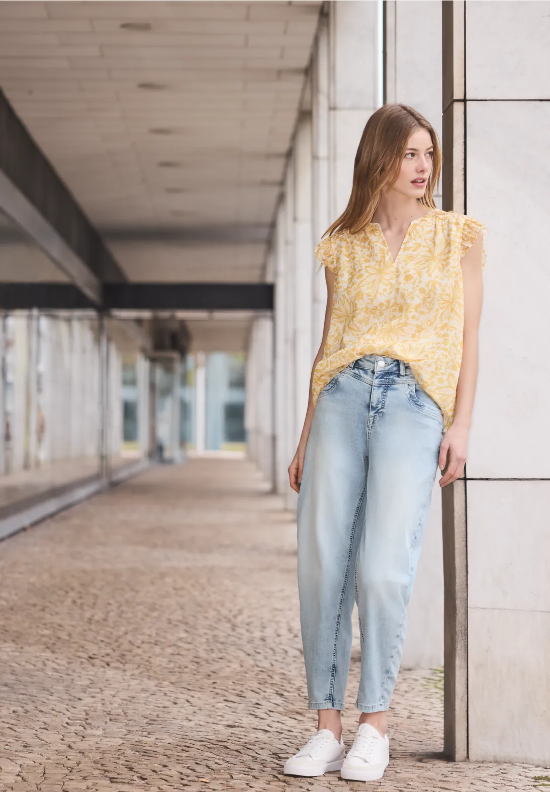Street One Studio Barrel Leg Jeans - Ultra Bleach Wash