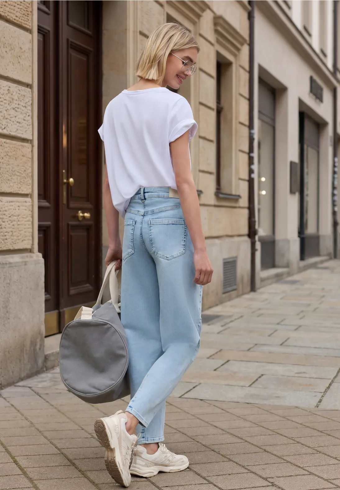 Street One Studio Barrel Leg Jeans - Ultra Bleach Wash