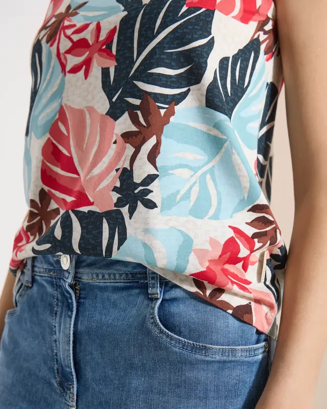 Cecil Top with Leafprint - Light Alabaster White