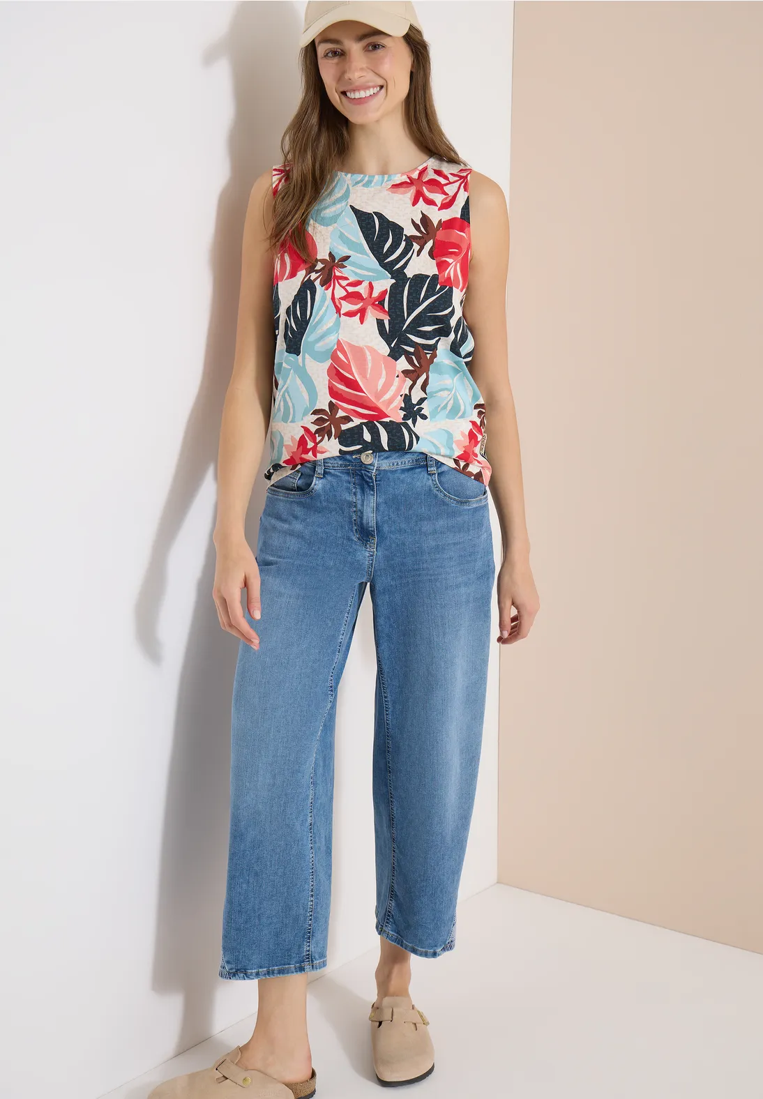 Cecil Top with Leafprint - Light Alabaster White