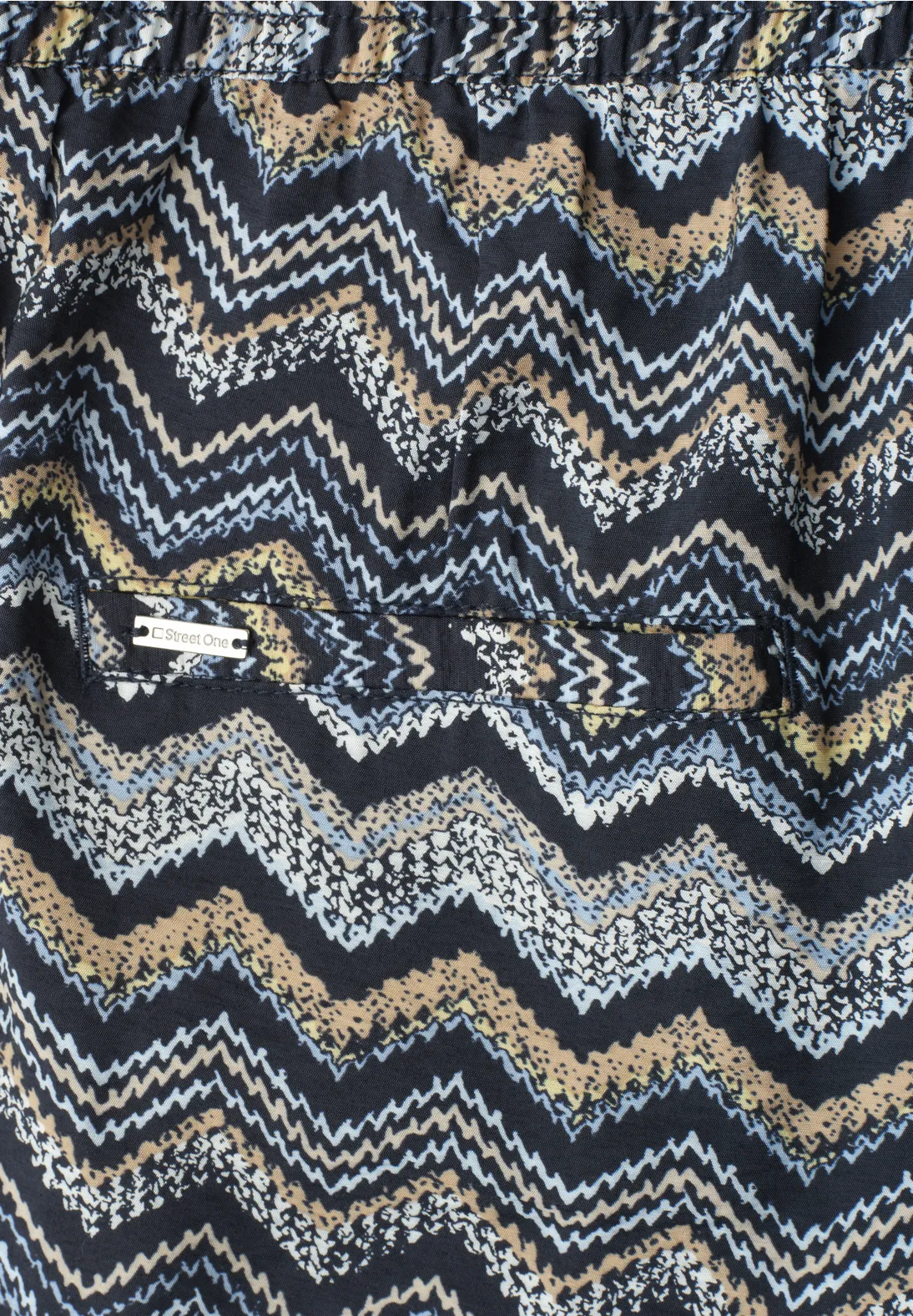 Street One High Waist Short mit Print - Frozen Wave
