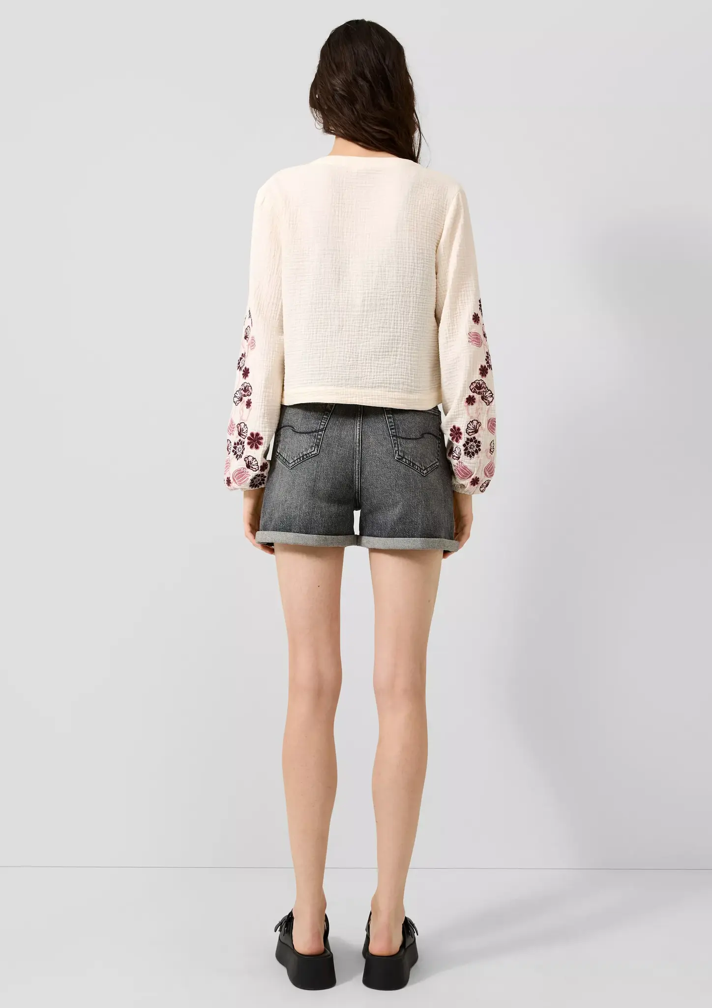 QS by S. Oliver Bluse mit Stickerei - Cream