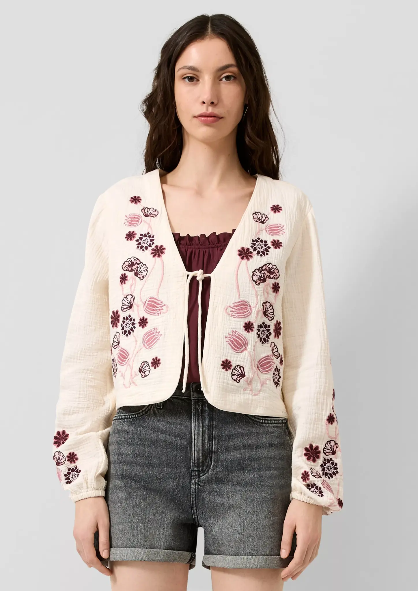 QS by S. Oliver Blouse met Borduursel - Cream