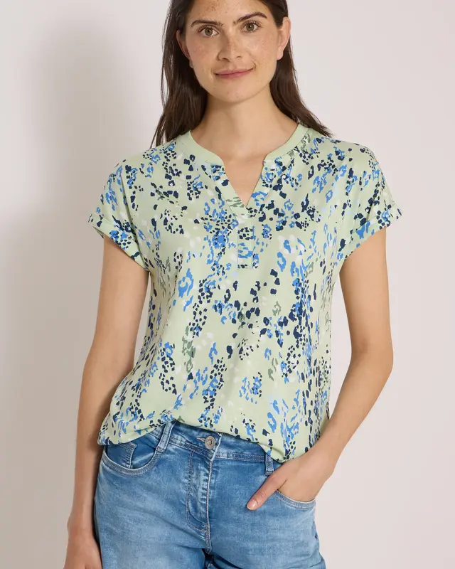 Cecil Shirt met Split en Print - Raw Matcha Lime