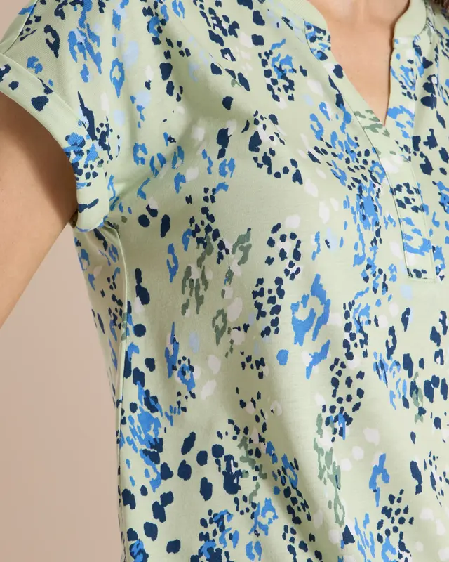 Cecil Shirt met Split en Print - Raw Matcha Lime