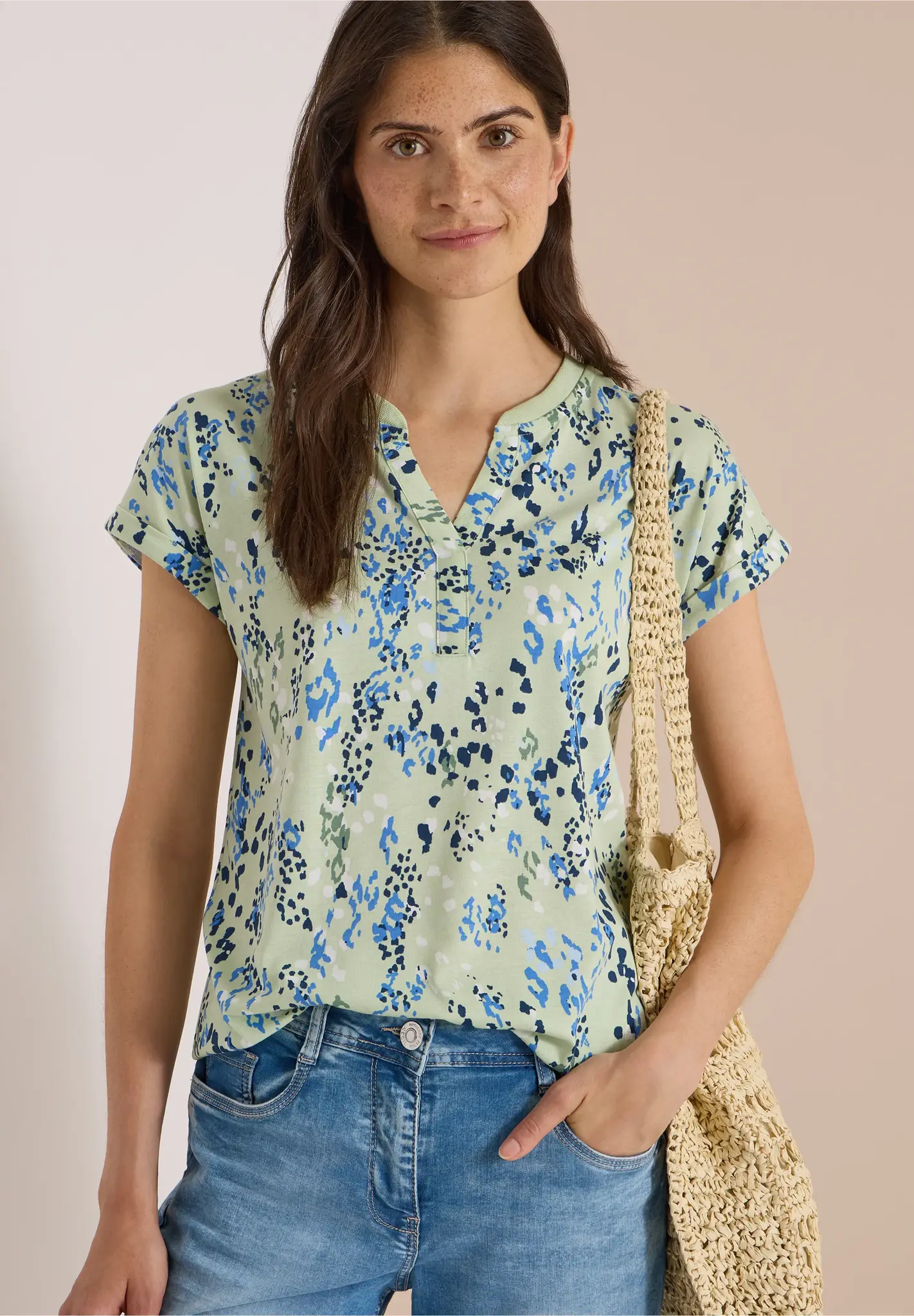 Cecil Shirt met Split en Print - Raw Matcha Lime