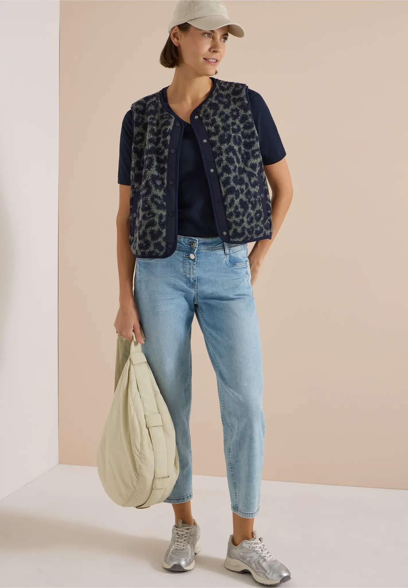 Cecil Teddy Cardigan - Dried Olive Green