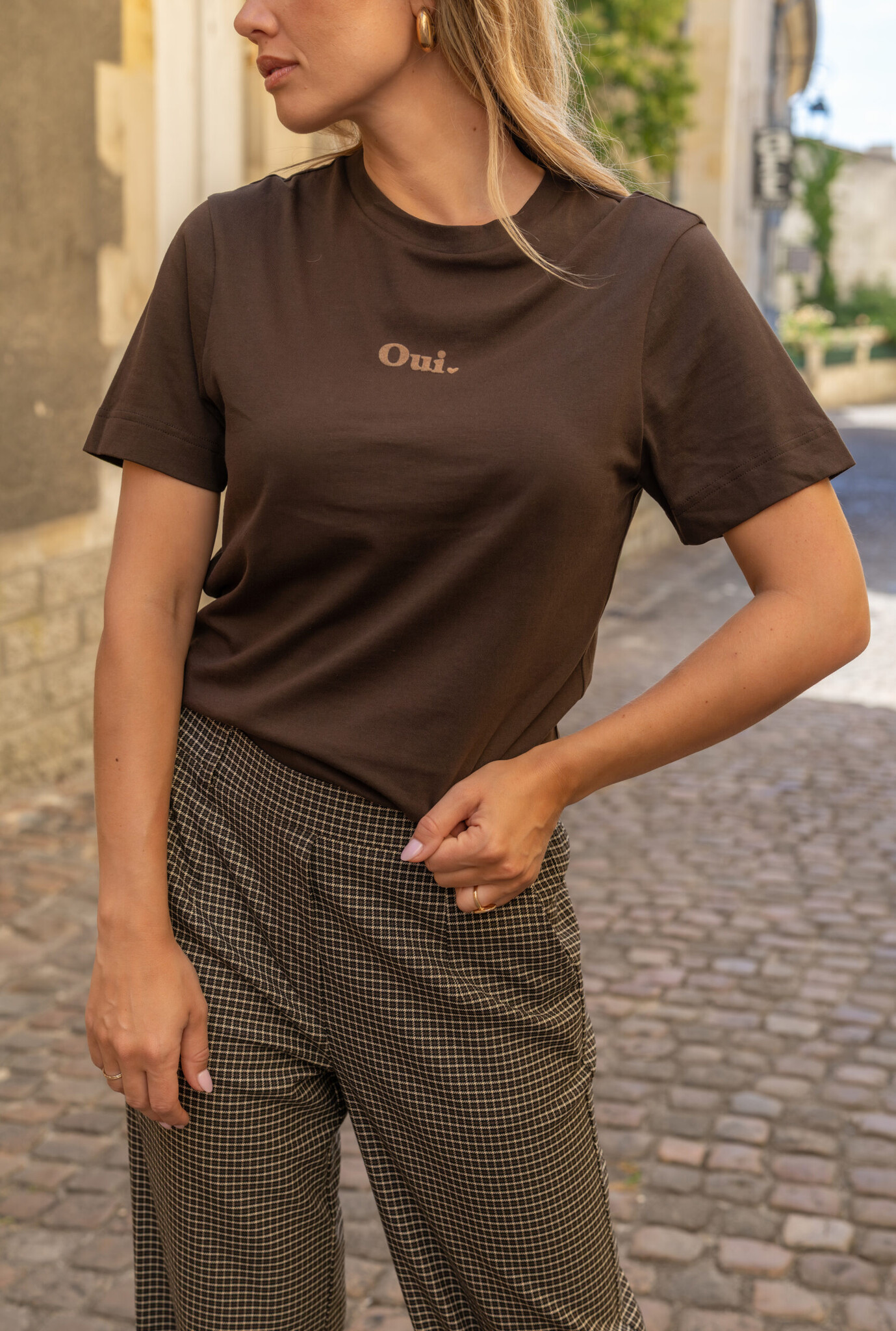 Elvira Collections T-Shirt Oui - Dark Coffee