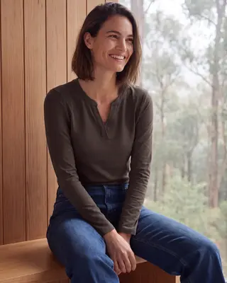 Cecil Shirt with V-Slit - Truffle Brown
