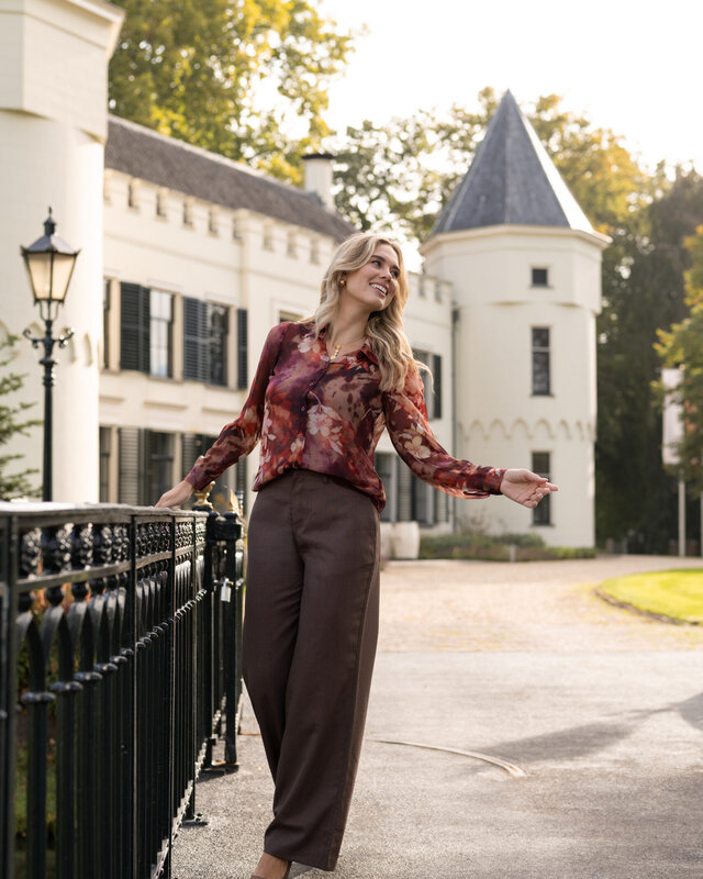 Elvira Collections Hose Kim - Dark Walnut