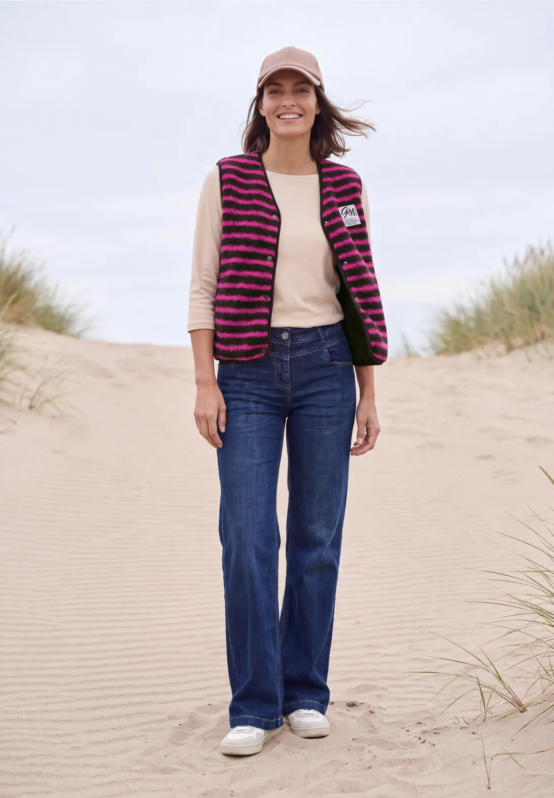 Cecil Teddy Vest with Stripes - Truffle Brown