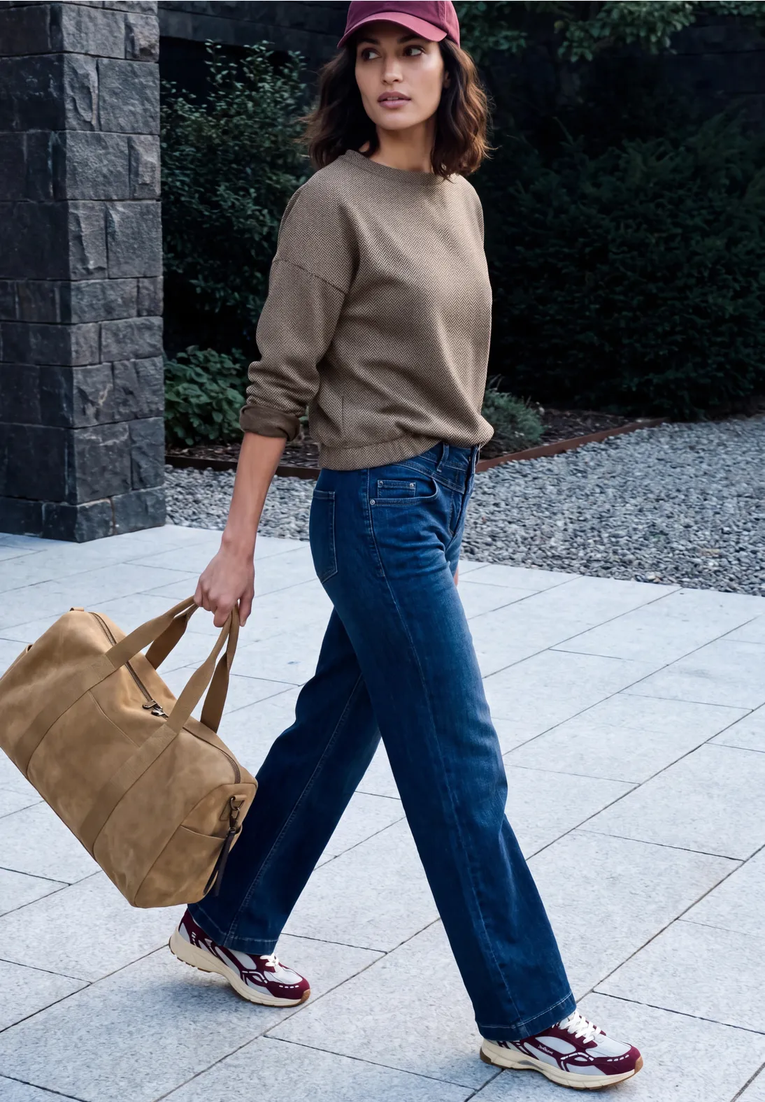 Cecil Longsleeve with Herringbone Pattern - Truffle Brown