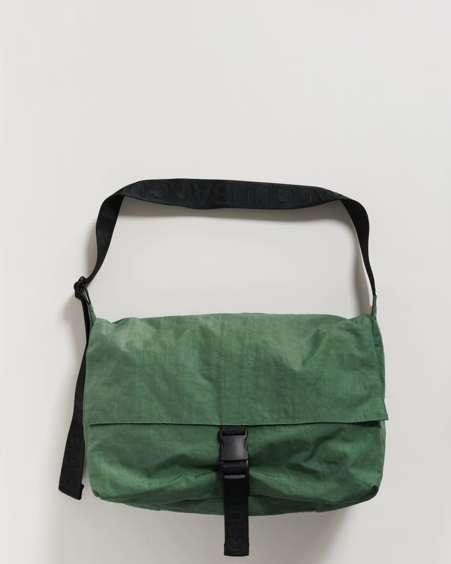 messenger bag with laptop sleeve