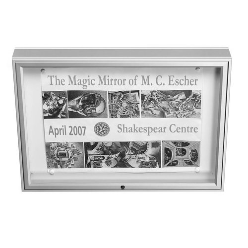 Binnen/buiten Wandvitrine 1000  Binnen/buiten Wandvitrine 1000