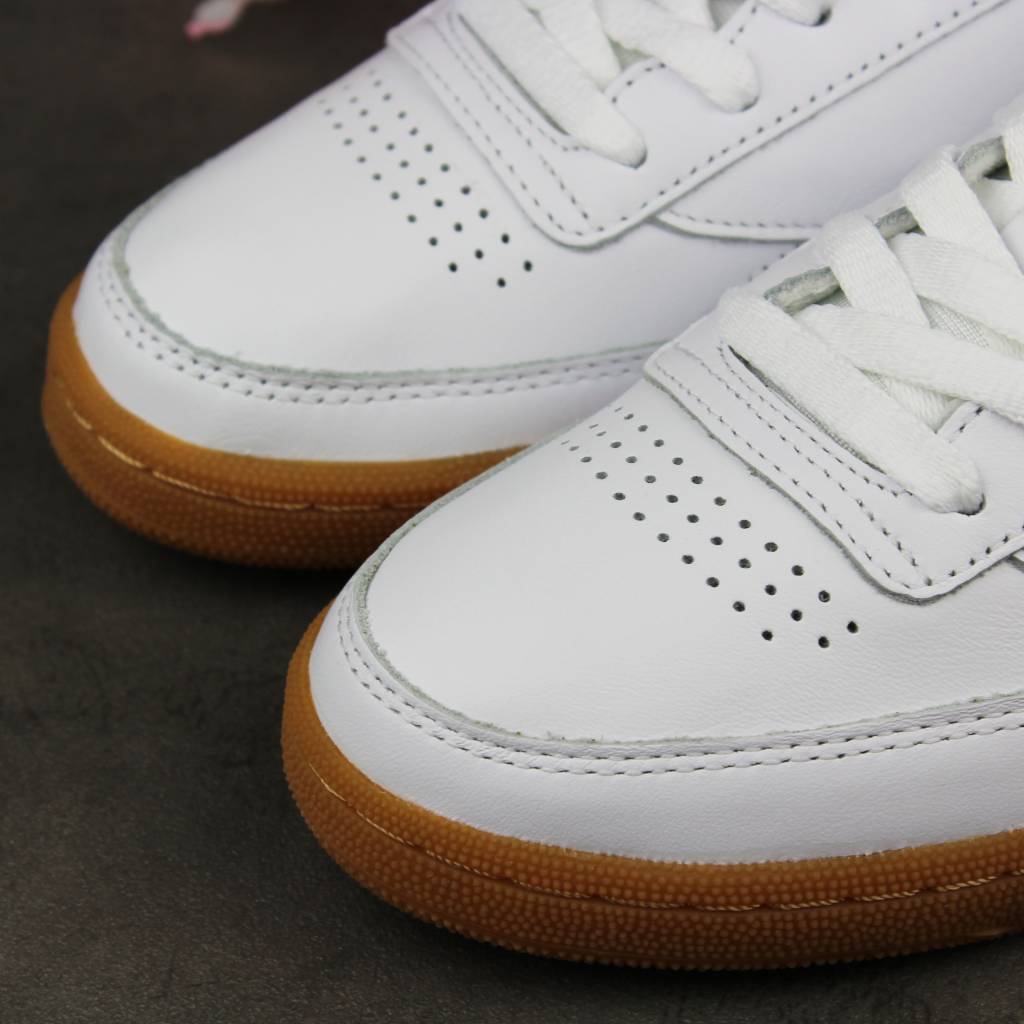 reebok club c 85 sneakers with gum sole in white bs7635