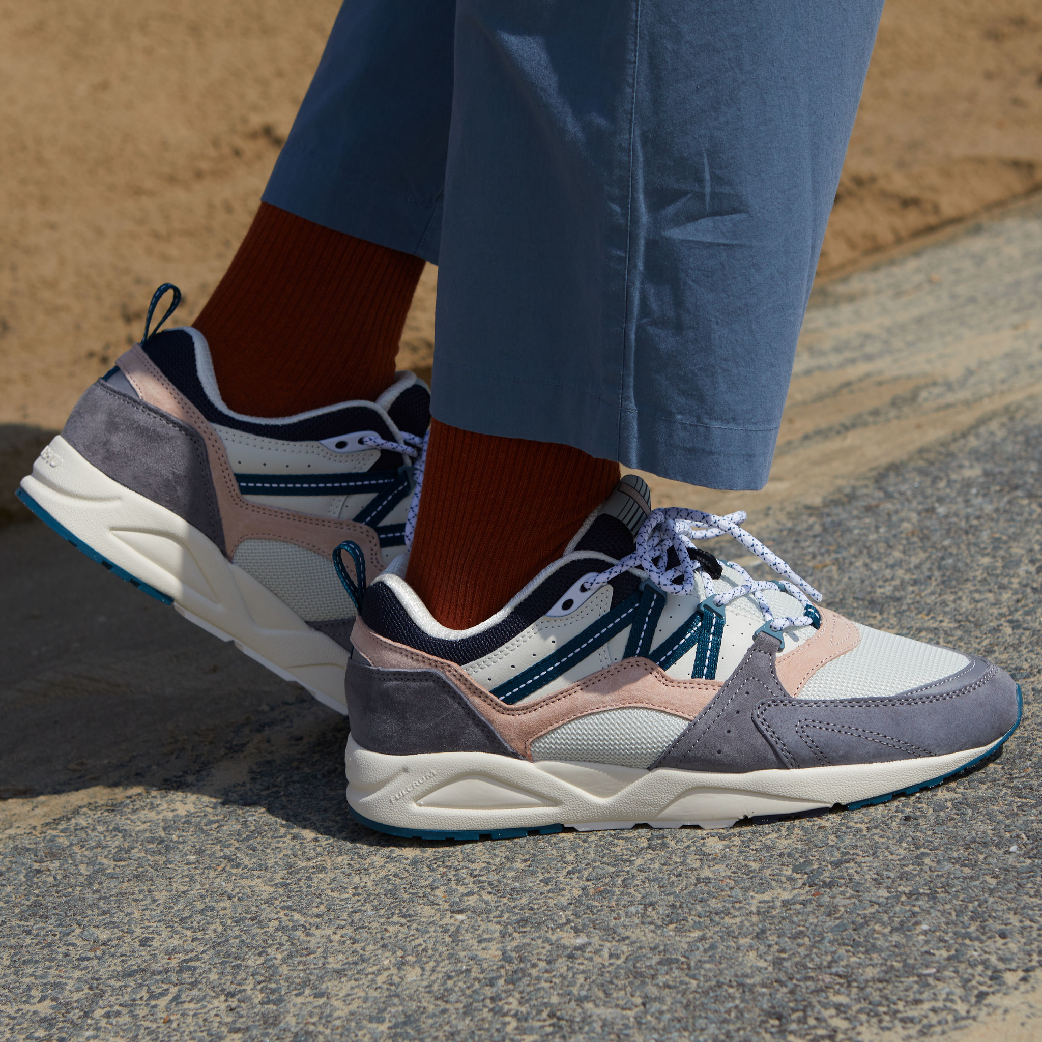 Karhu Fusion 2.0 (Frost Gray/Blue Coral) F804108