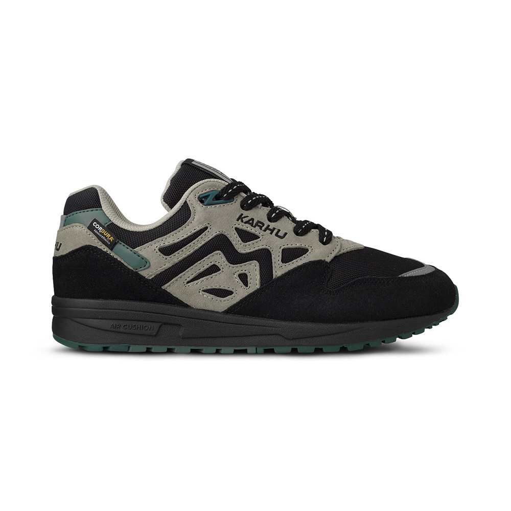 Karhu Legacy 96 (Caviar/Abbey Stone) F806073