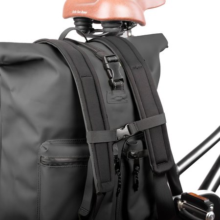 Urban Proof Enkele fietstas en rugtas Rolltop Backpack Recycled 20L Zwart