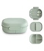 Mushie Lunchbox Sage met verdeelvakken, tray en bestek