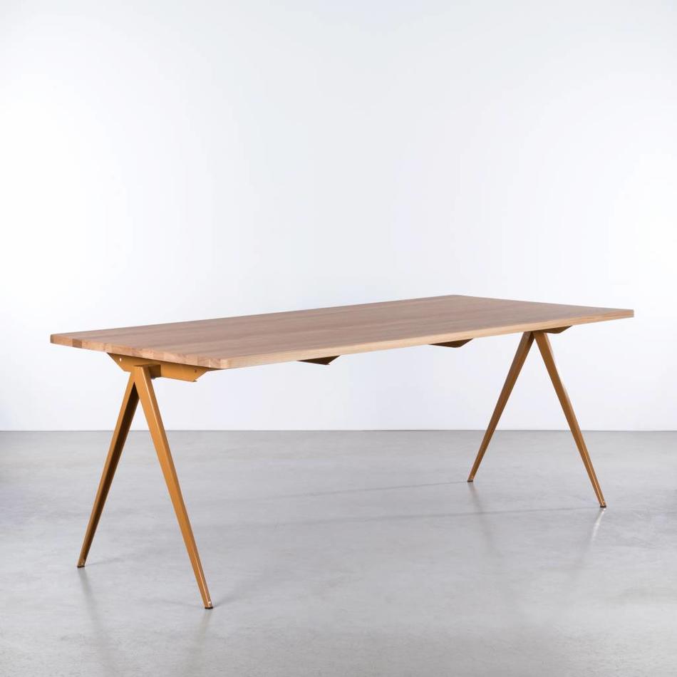 TD4 Tafel Okerbruin / Eiken