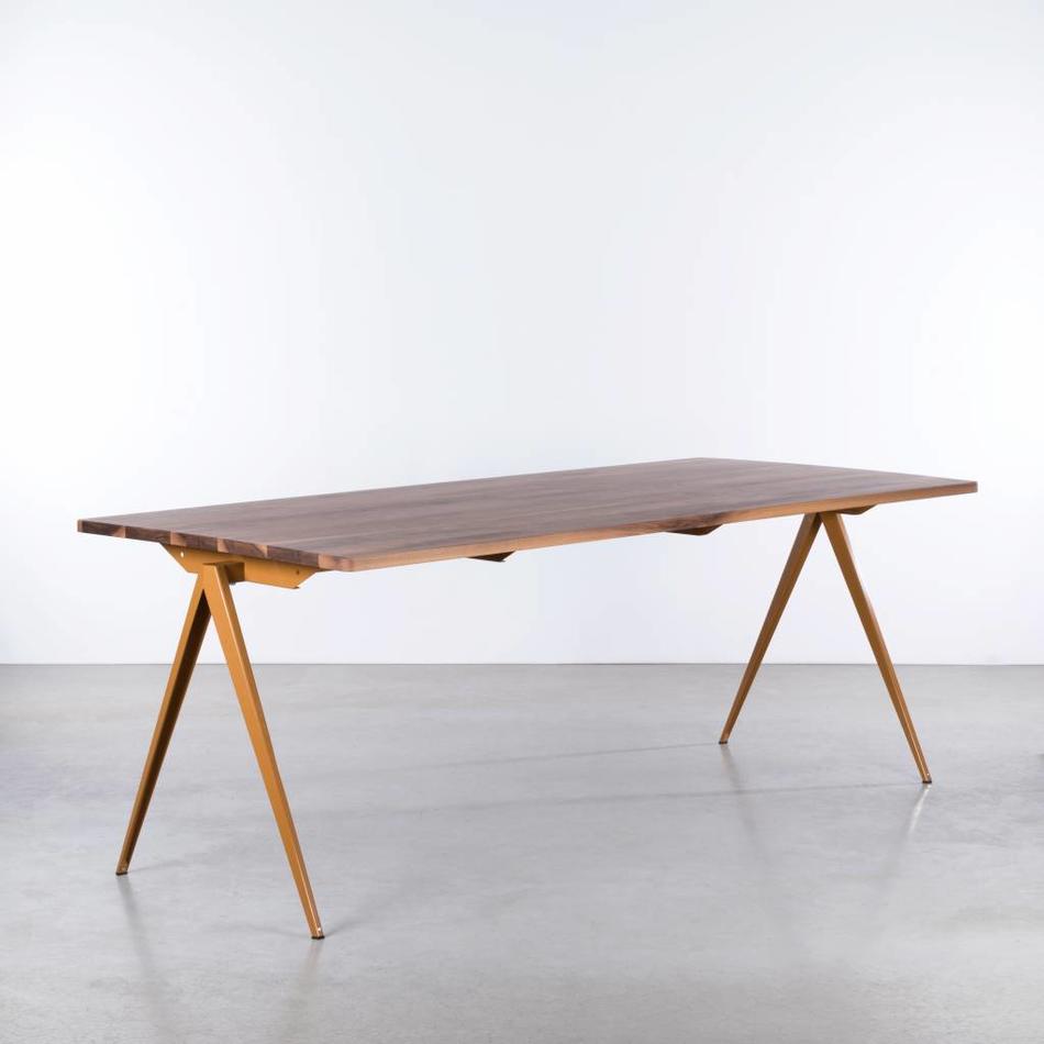 TD4 Table Ocher Brown / Walnut