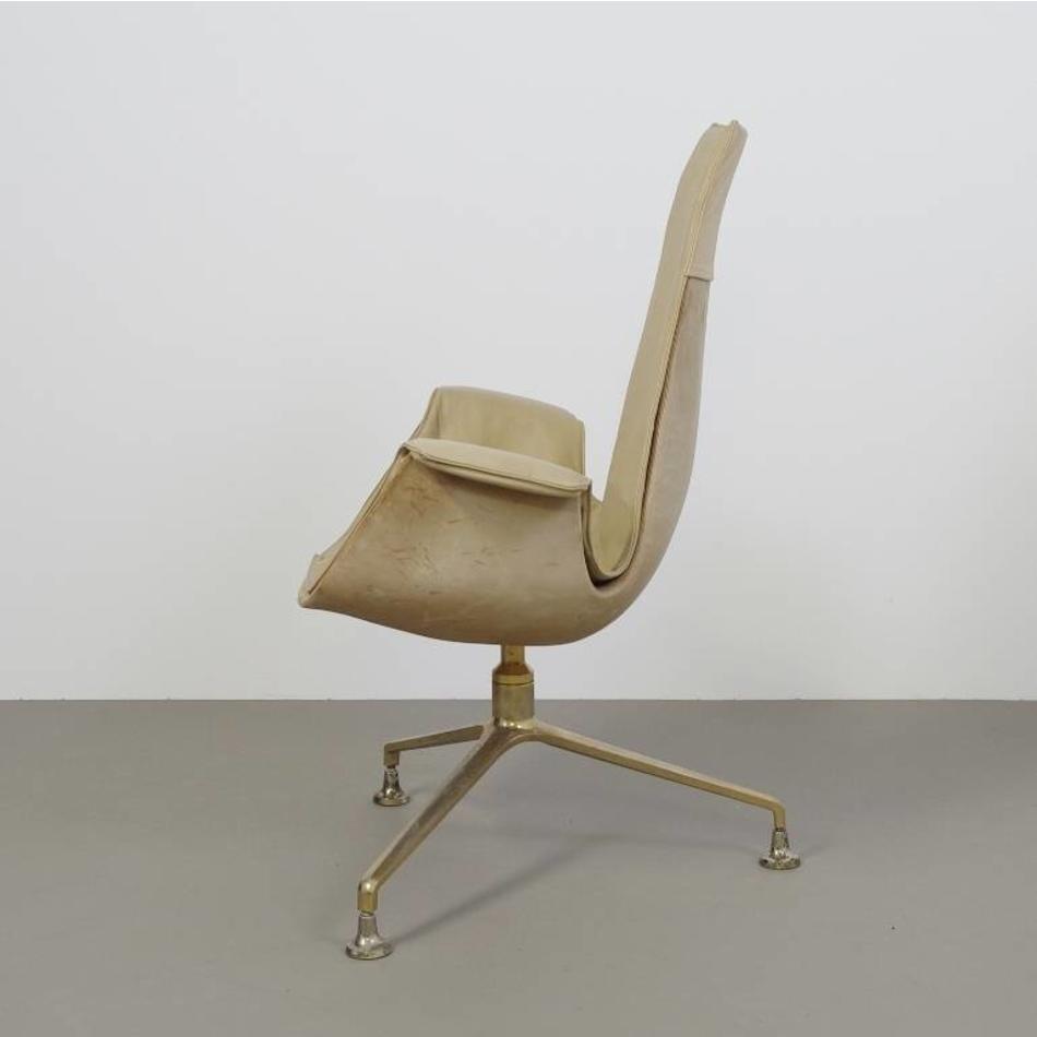 Preben Fabricius &amp; Jørgen Kastholm FK Tulip Chair 3-poot  met goud/messingkleur staal  uit jaren 60