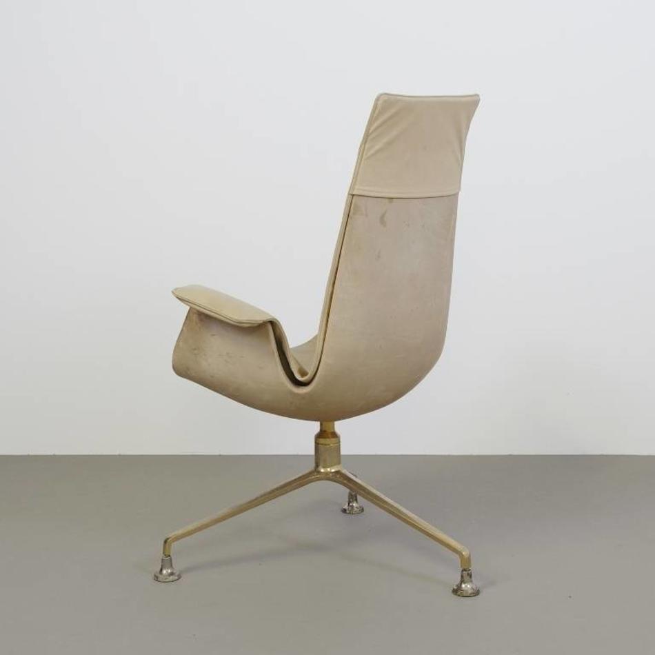Preben Fabricius &amp; Jørgen Kastholm FK Tulip Chair 3-poot  met goud/messingkleur staal  uit jaren 60