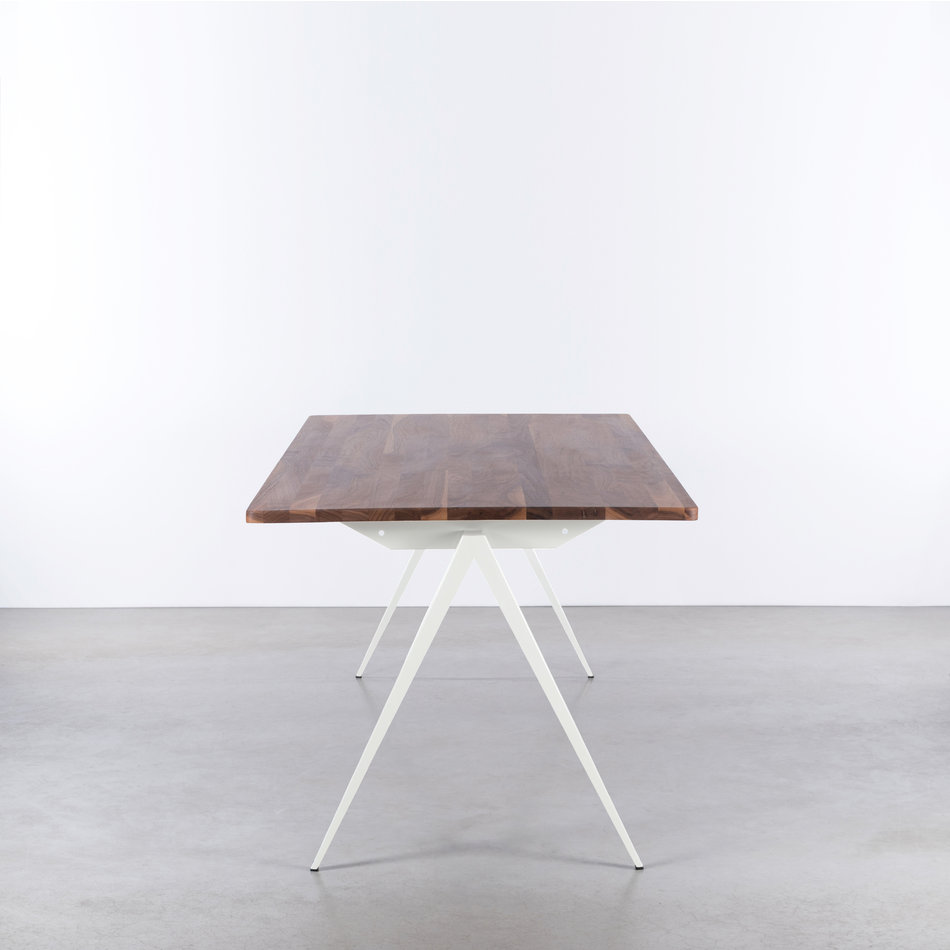 TD4 Tafel Wit / Walnoot