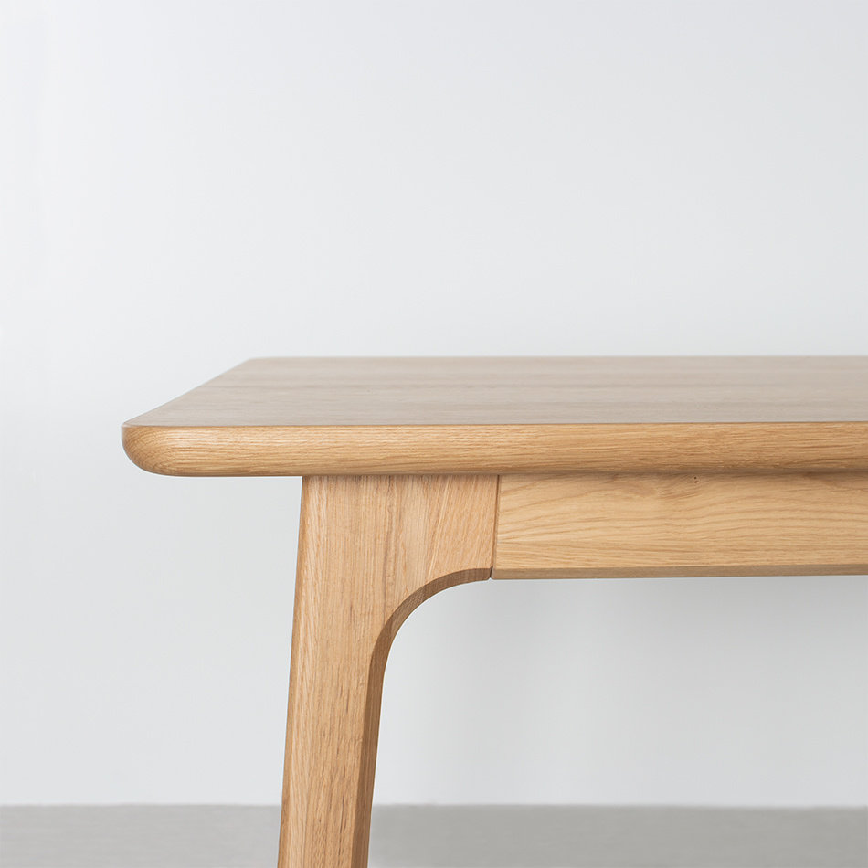 Fjerre Table Oak