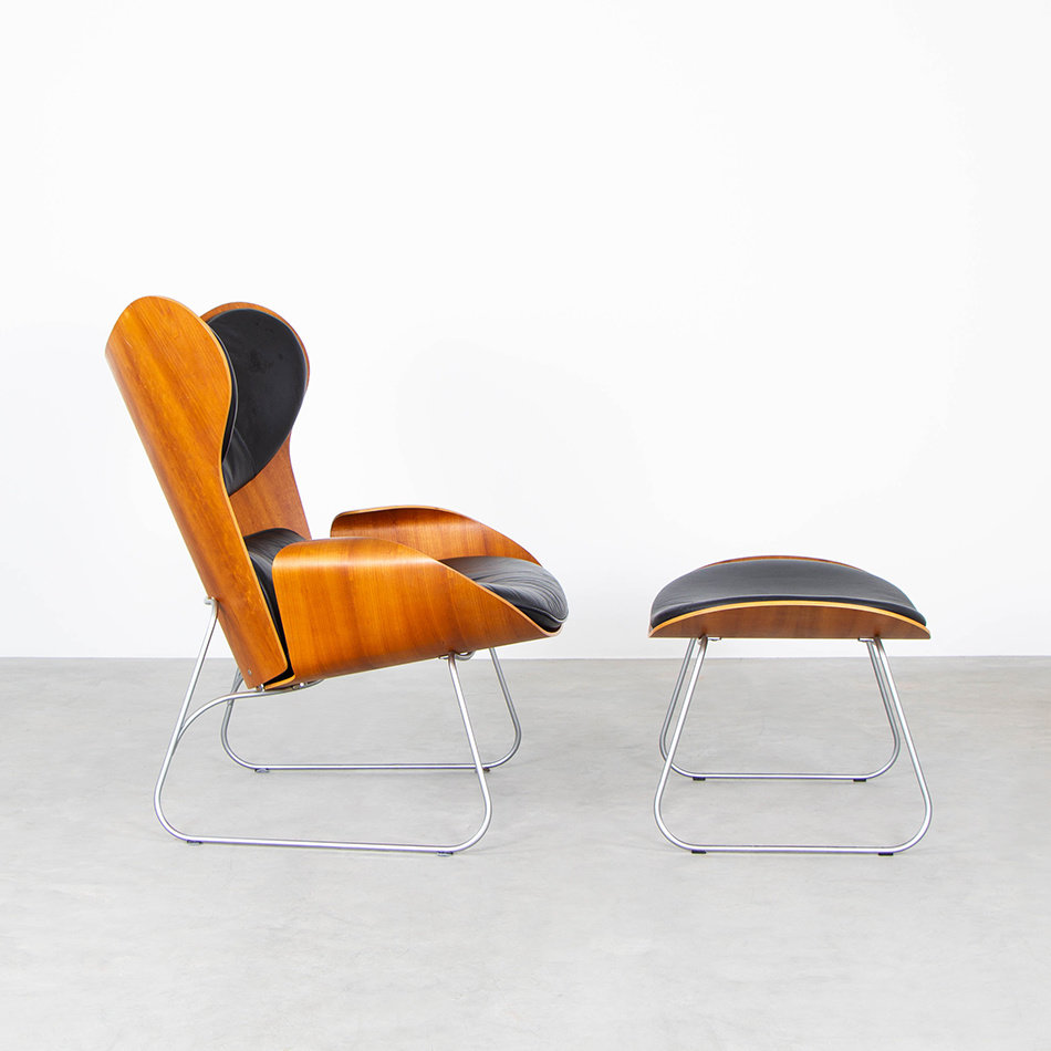 Gioia Meller Marcovicz armchair + ottoman Classicon