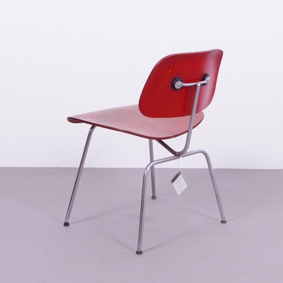 Charles &amp; Ray Eames DCM stoel - Red aniline finish