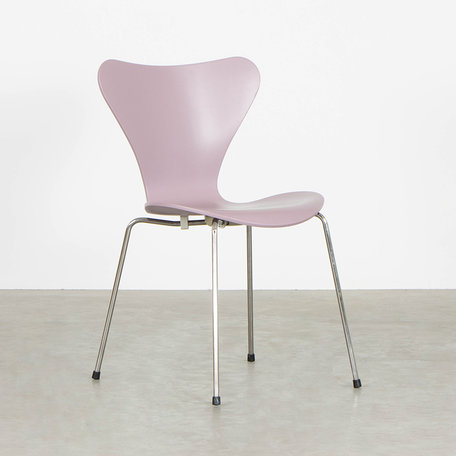 Butterfly chair Pastel violet (RAL4009)