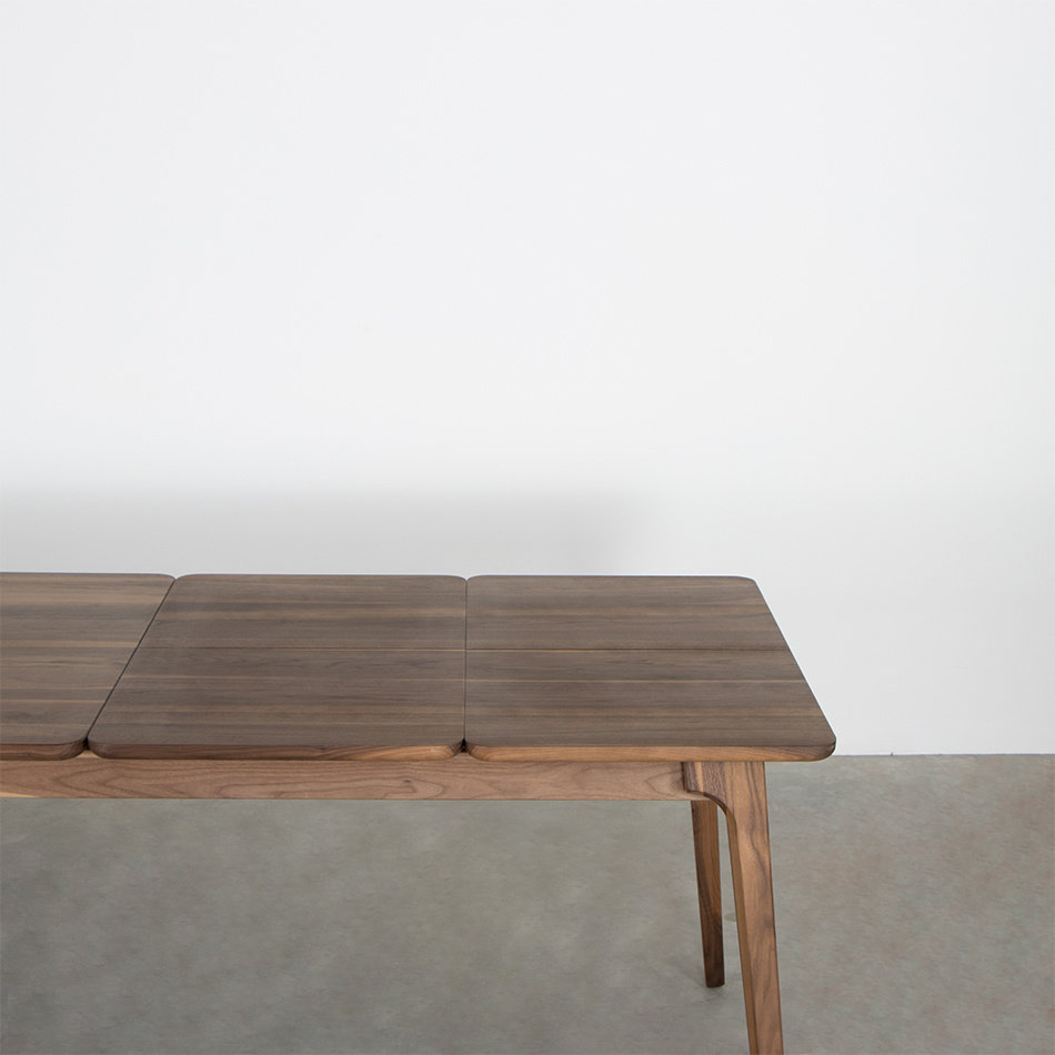 Sav & Økse Fjerre Table Extendable Walnut