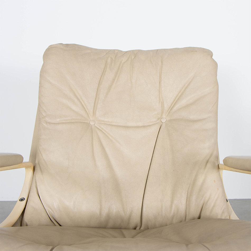 André Vandenbeuck Gentilina armchair white leather Strassle