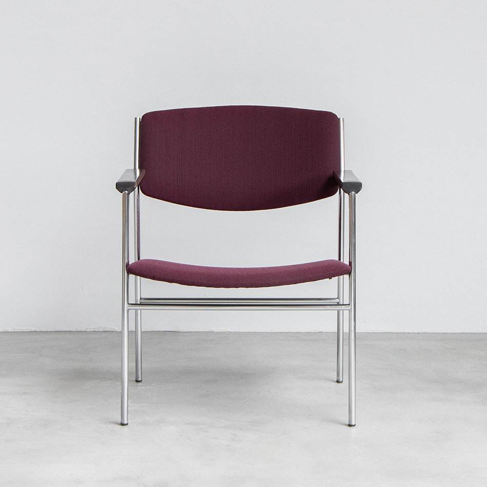 Gijs van der Sluis armchair purple 1960s