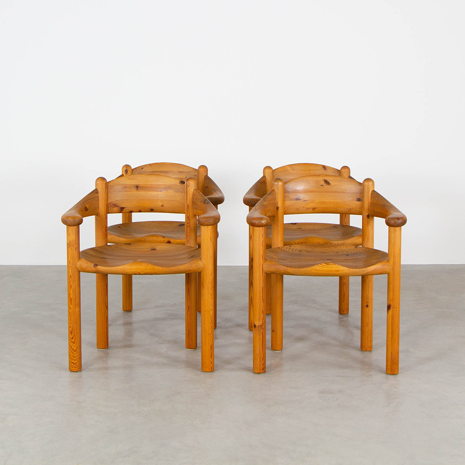 Rainer Daumiller set tafel en stoelen (4) Hirtshalls Sawmills