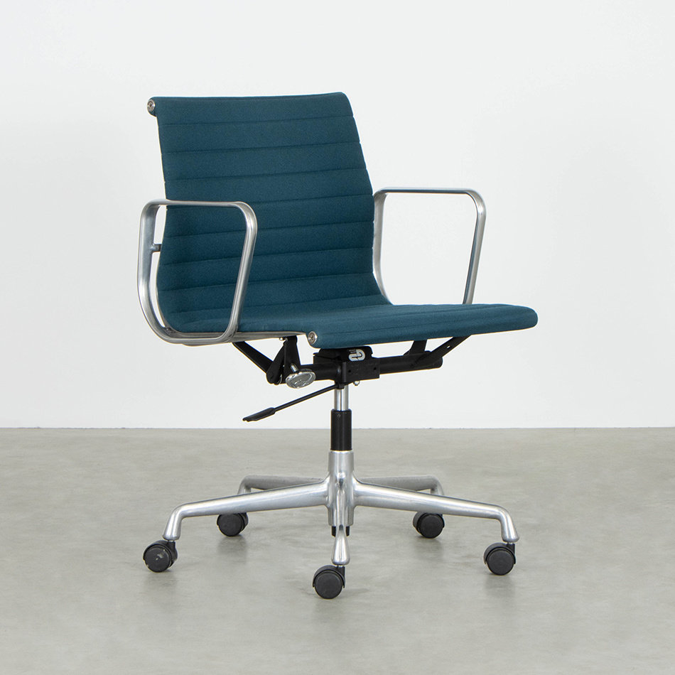 Eames EA117 bureaustoel groen blauw Vitra - De Machinekamer